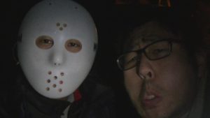 夜中に宮崎県都城市にある関之尾の滝へやってきたSKTの2人