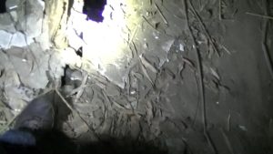 小川脳病院にある座敷牢に開いた床の穴