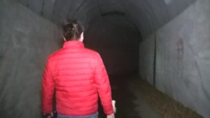 心霊スポットで有名な開門トンネルを歩くSKTのサイキック